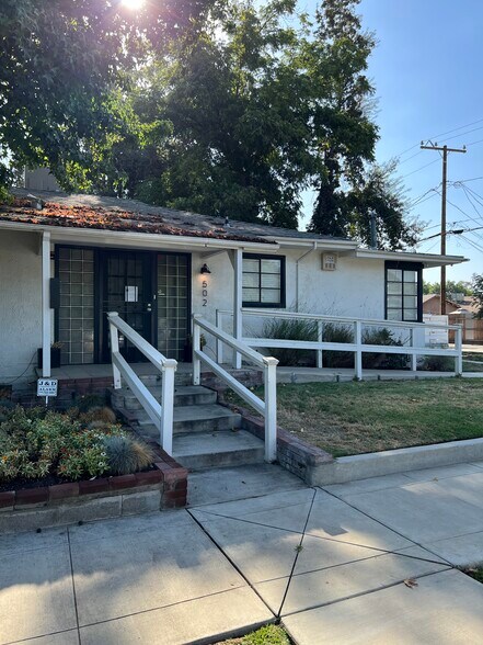 More Photos Of 502 S Willis St, Visalia Office For Lease
