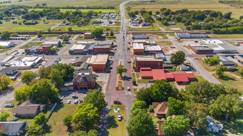 More Photos Of 116 E Robert S Kerr Blvd, Wynnewood Medical For Sale