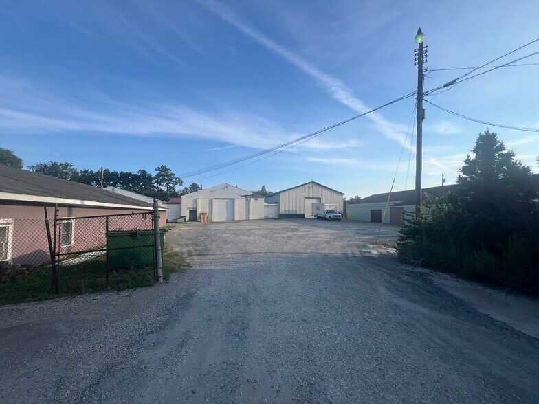 More Photos Of 1205 Spring St, Latrobe Warehouse For Sale