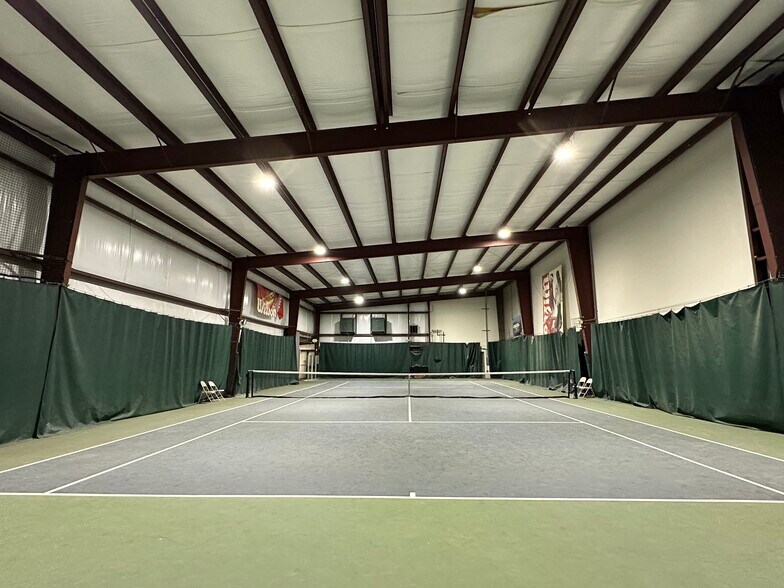 More Photos Of 14914 W 101st Ave, Dyer Freestanding For Sale