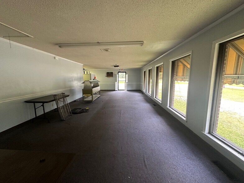 More Photos Of 3614 Hwy 102, Chesterfield Restaurant For Sale