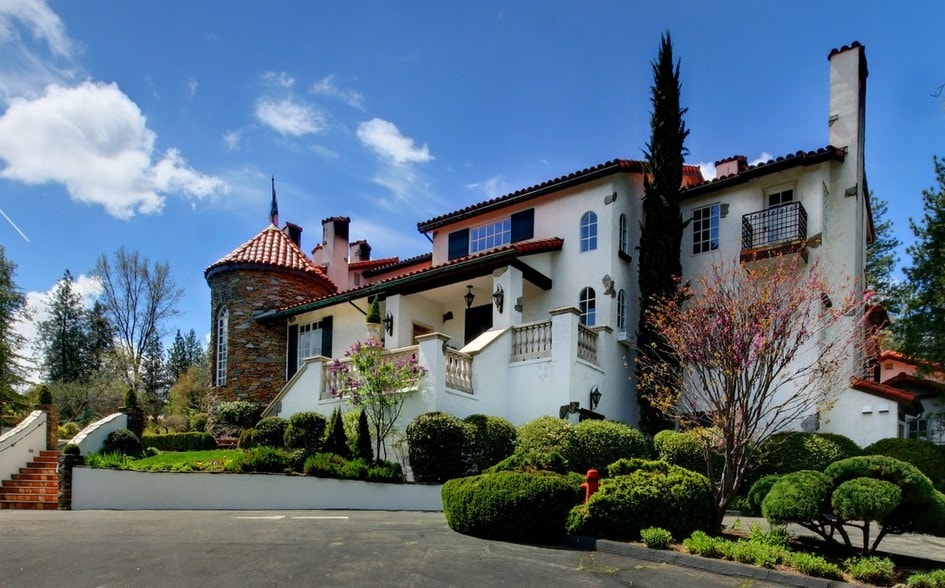 More Photos Of 48644 Victoria Ln, Oakhurst Hospitality For Sale