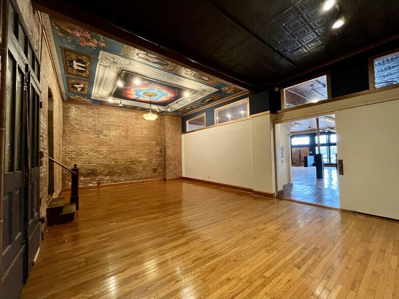 More Photos Of 937-941 7th St W, Saint Paul Storefront Retail Residential For Sale