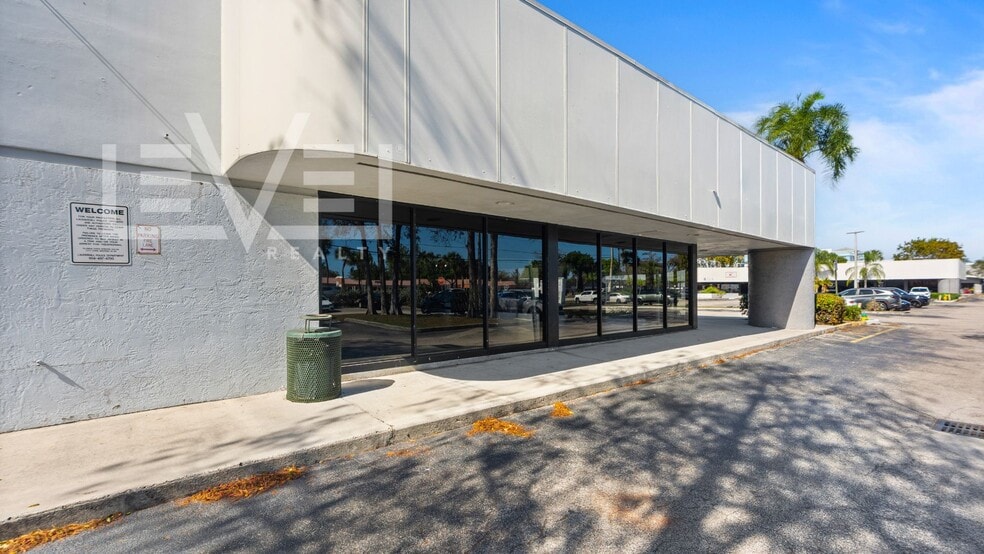 More Photos Of 5101-5131 N University Dr, Lauderhill Unknown For Lease