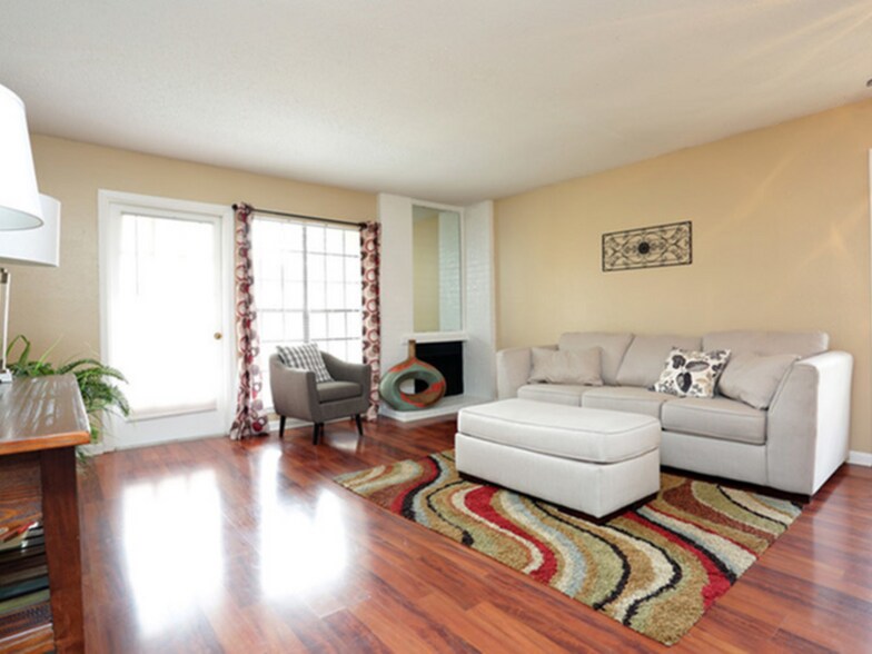 More Photos Of 5660 S Lakeshore Dr, Shreveport Apartments For Sale
