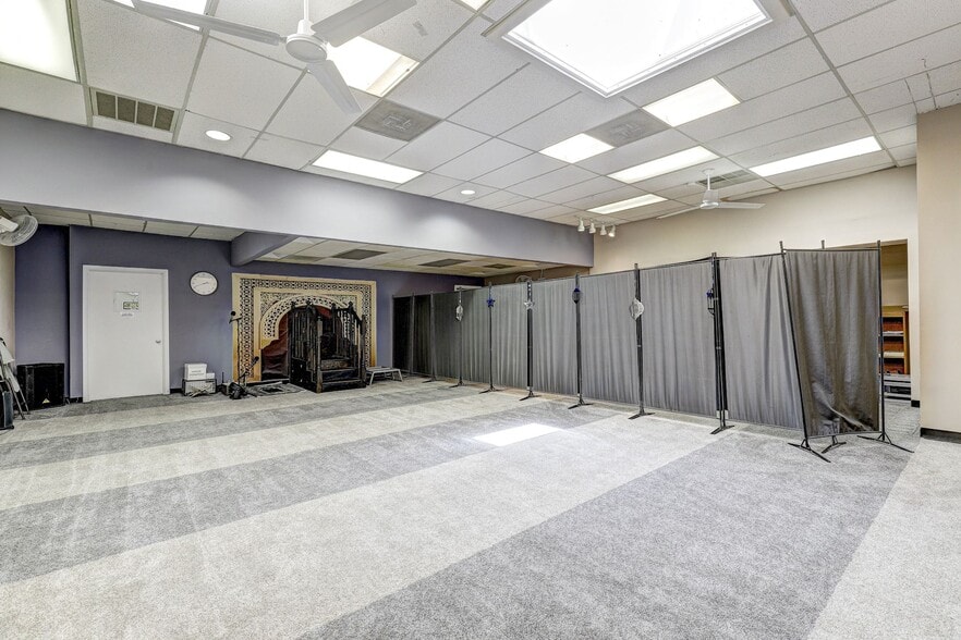 More Photos Of 8 Music Fair Rd, Owings Mills Flex For Sale
