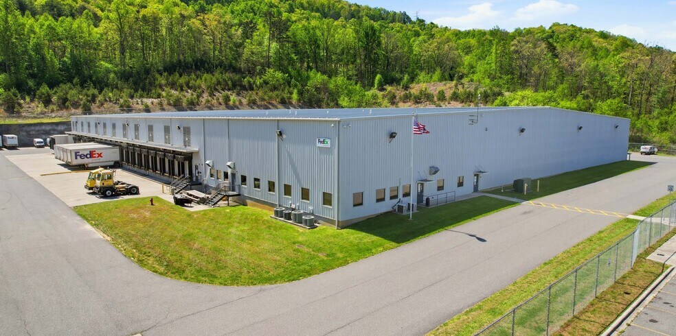 More Photos Of 1995 Route 19 S, Bryson City Warehouse For Sale