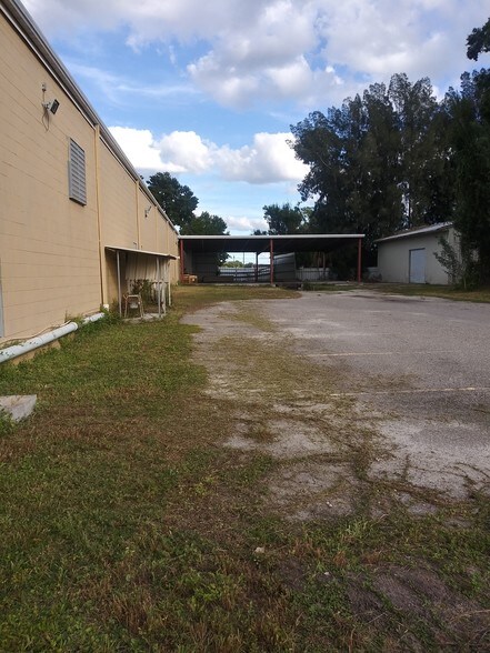 More Photos Of 5017 N Coolidge Dr, Tampa Warehouse For Lease
