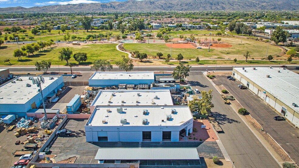 More Photos Of 5035 S 33rd St, Phoenix Showroom For Sale