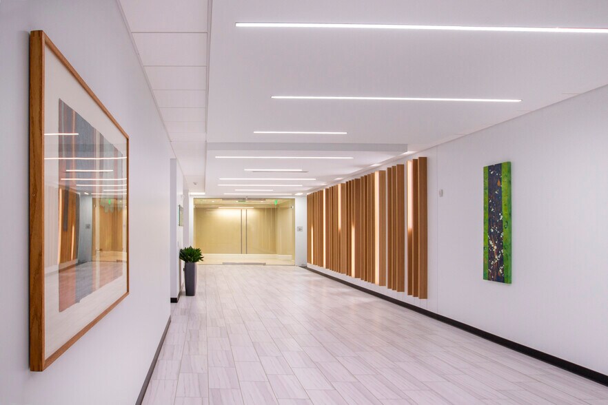 More Photos Of 10401 Innovation Dr, Wauwatosa Office For Lease