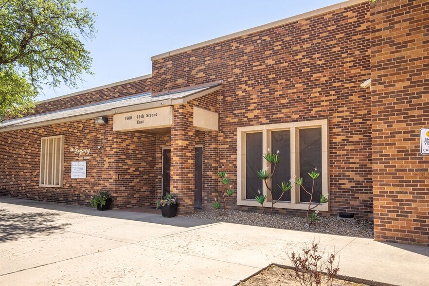 More Photos Of 1500 14th St, Lubbock Religious Facility For Sale