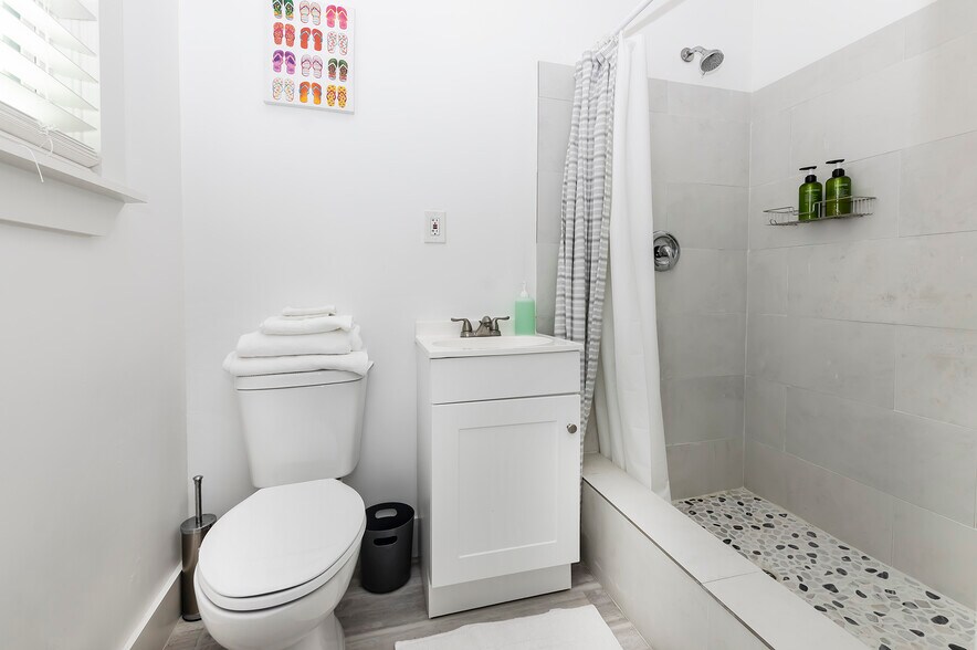 More Photos Of 2040 Ocean Shore Blvd, Ormond Beach Apartments For Sale