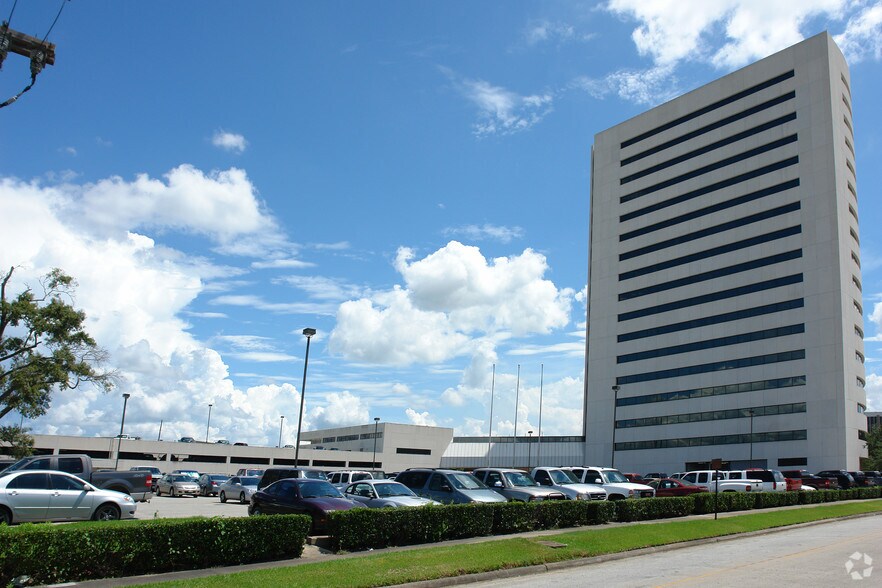 More Photos Of 350 Pine St, Beaumont Office For Lease