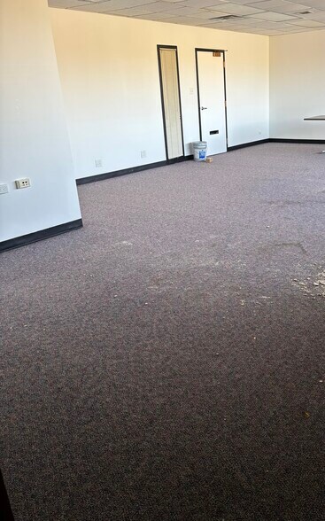 More Photos Of 10005-10015 Grand Ave, Franklin Park Medical For Lease