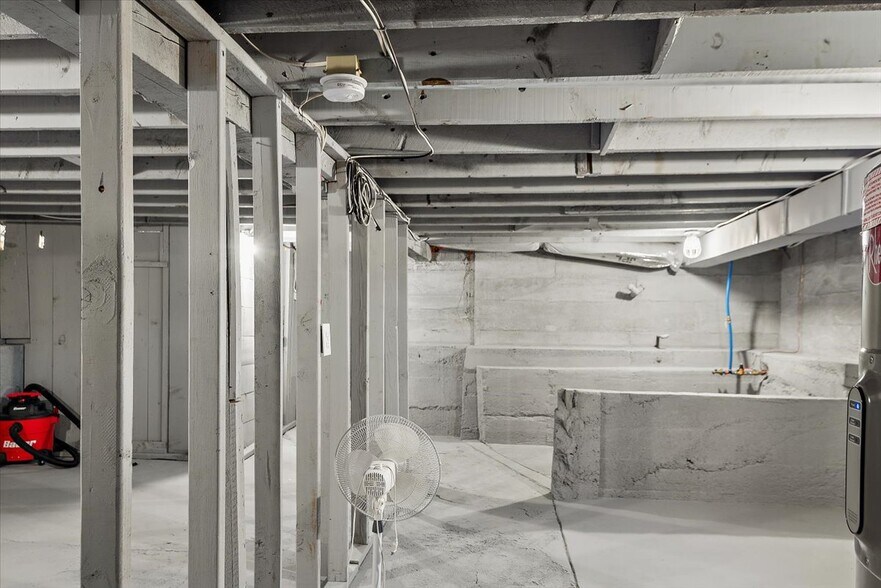 More Photos Of 813 E B St, Pueblo Specialty For Sale