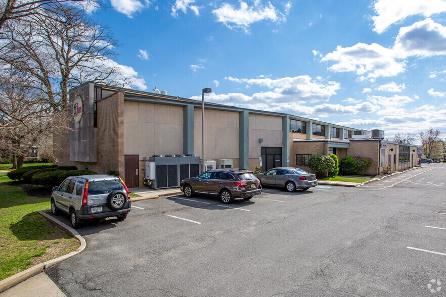 More Photos Of 17 White Horse Pike, Haddon Heights Medical For Sale