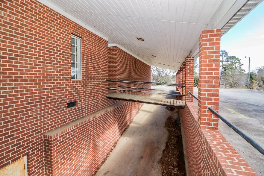 More Photos Of 314 E Main St, Rockwell Medical For Lease