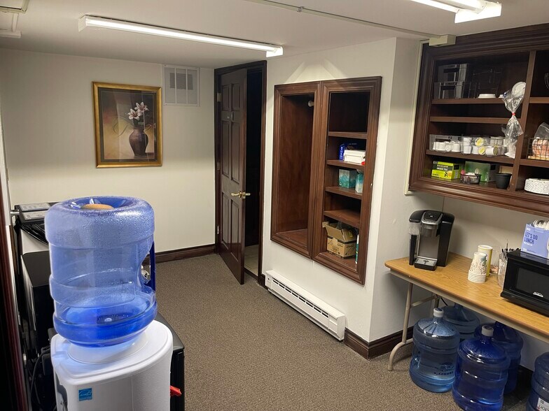 More Photos Of 107 W Michigan Ave, Kalamazoo Office For Lease