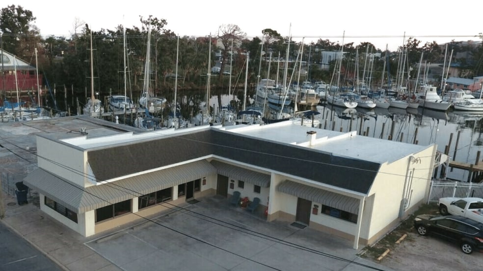 More Photos Of 231-235 Beach Dr, Panama City Office For Lease
