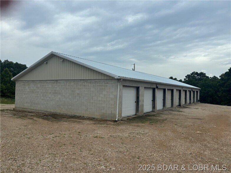 More Photos Of 633 Hiland cir, Kaiser Warehouse For Sale