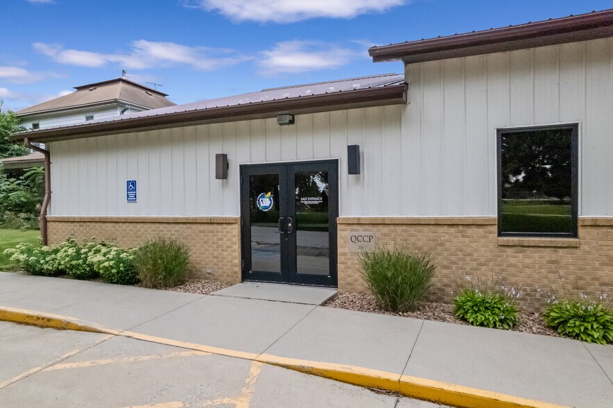 More Photos Of 100 E 3rd St, Galva Office For Sale