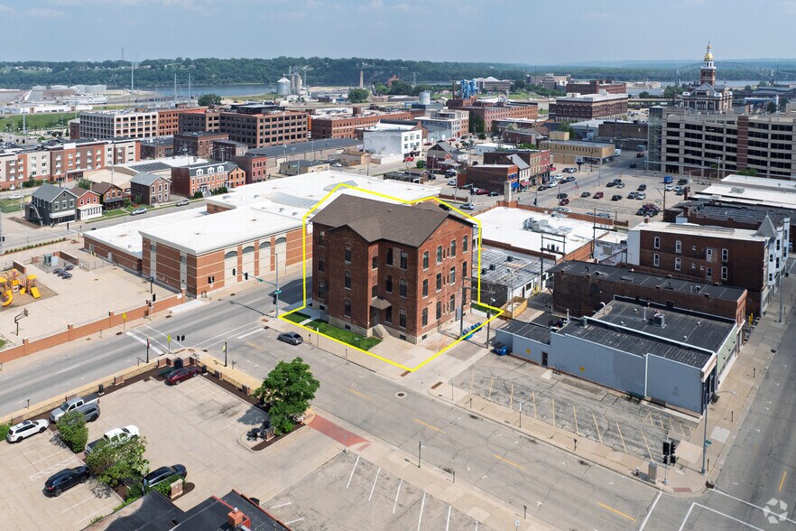 More Photos Of 1199 Central Ave, Dubuque Apartments For Sale