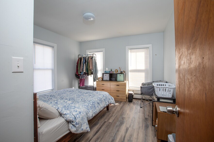 More Photos Of 17 Mechanic St, Westbrook Apartments For Sale