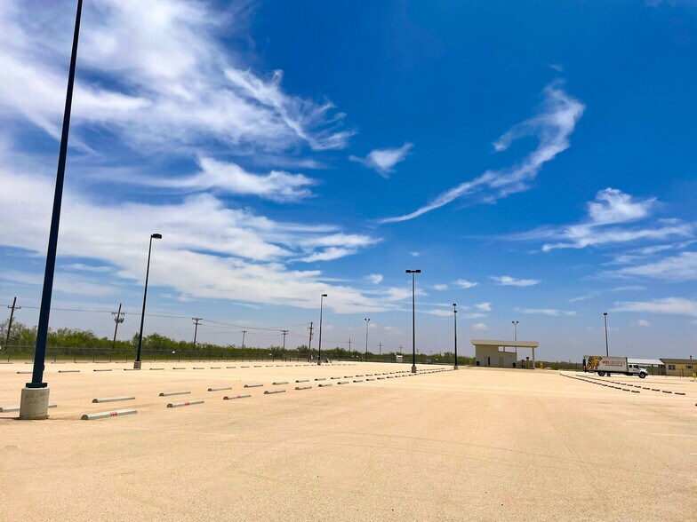 More Photos Of 2625 Co 180 rd, Garden City Manufacturing For Sale