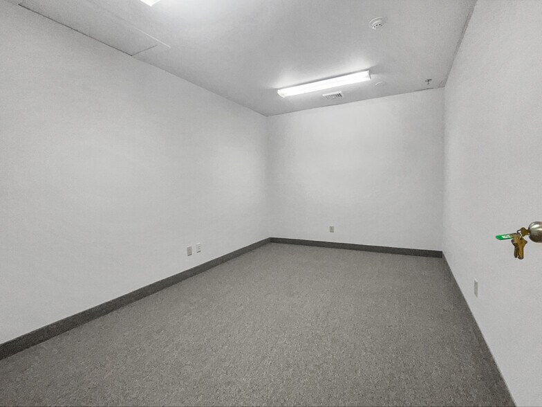 More Photos Of 608 N High St, Millville Medical For Sale