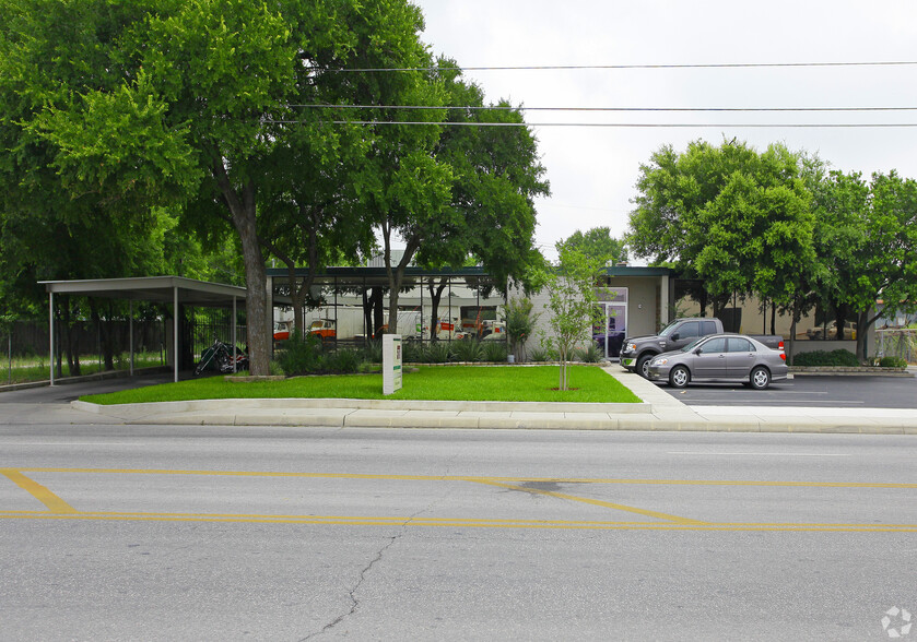 Primary Photo Of 931 Basse Rd, San Antonio Office For Sale