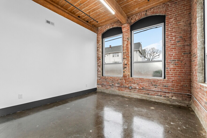 More Photos Of 67 Maplewood St, Malden Office For Lease