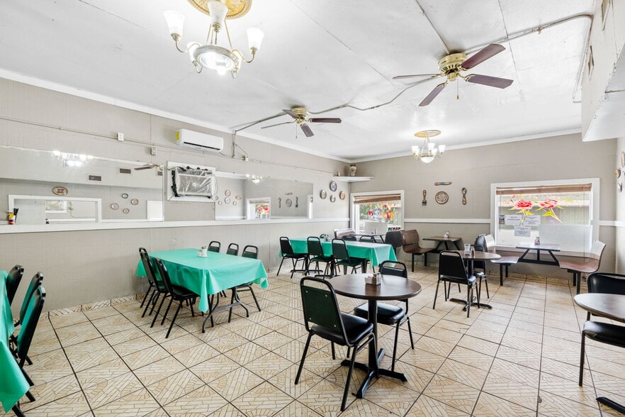 More Photos Of 1103 Pleasanton Rd, San Antonio Storefront Retail Residential For Sale