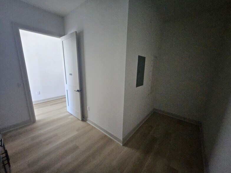 More Photos Of 1325 Main St, Katy Unknown For Lease