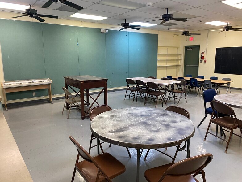 More Photos Of 630 W 17th Pl, Tempe Schools For Lease