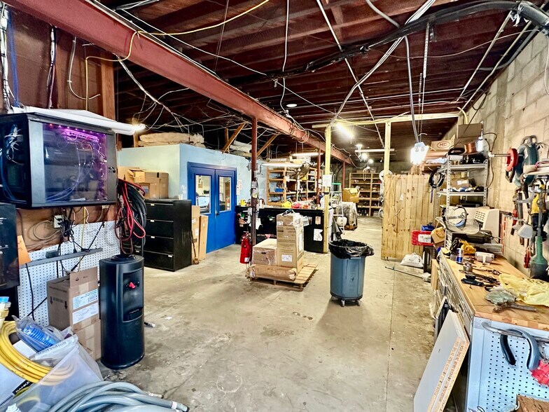 More Photos Of 414 W 9th St, Sanford Office For Sale