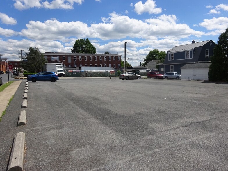 More Photos Of 3146 Marion St, Laureldale Manufacturing For Sale