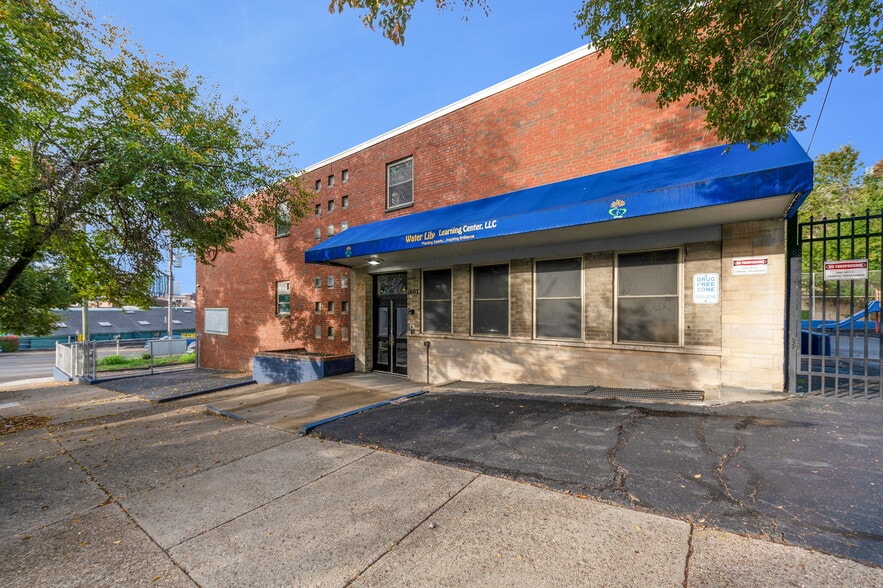 More Photos Of 1607 Mansfield St, Cincinnati Schools For Lease