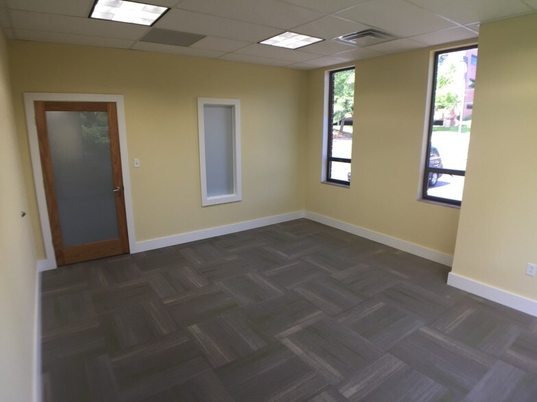 More Photos Of 677 Craig Rd, Creve Coeur Office For Lease