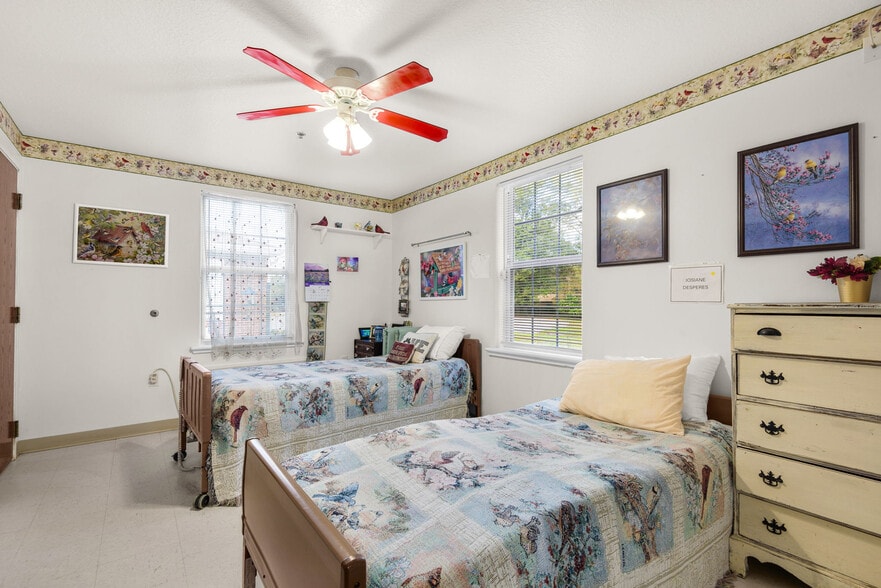 More Photos Of 3215 E James Lee Blvd, Crestview Healthcare For Sale