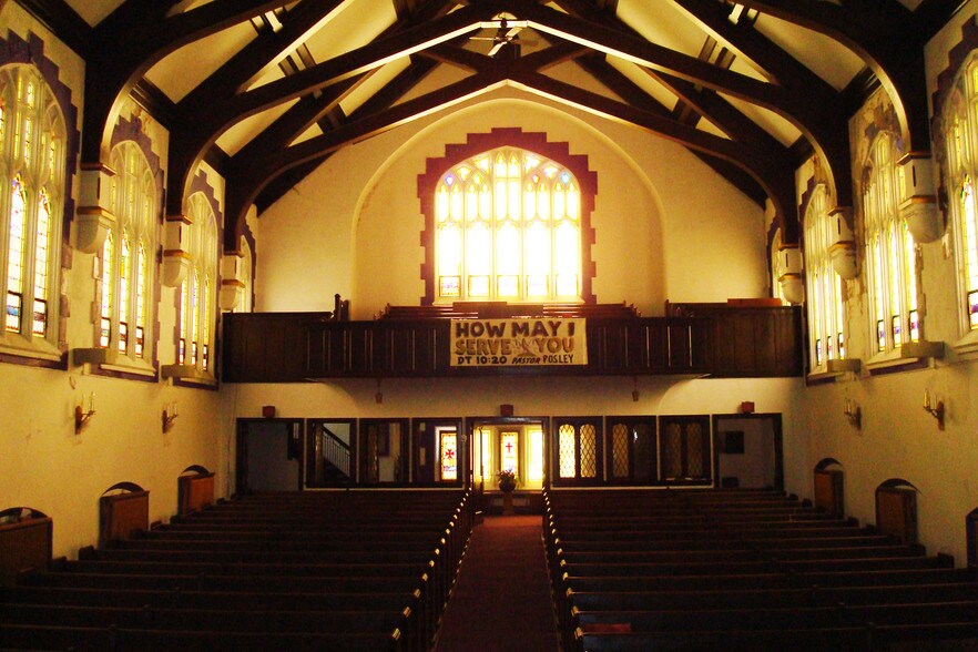 225 E Clinton, Joliet, IL 60432 Religious Facility For Sale