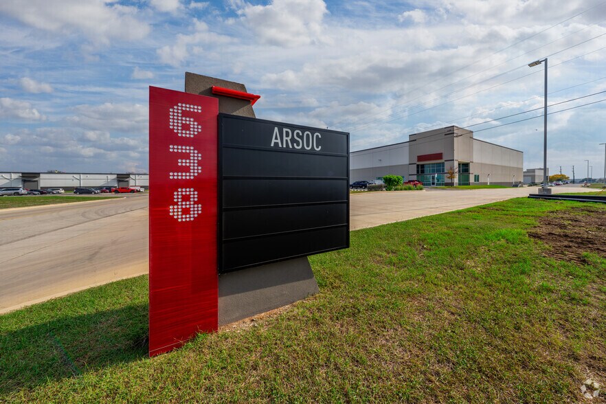 More Photos Of 638 Davy Crockett Rd, San Antonio Manufacturing For Lease