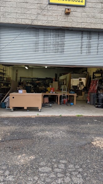 More Photos Of 202 Industrial Loop, Staten Island Warehouse For Lease