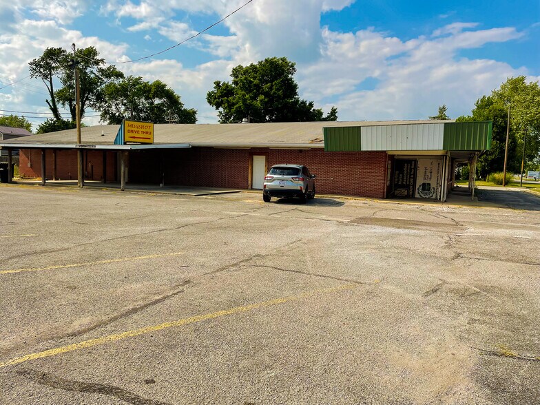 More Photos Of 211 Mine, Sandoval Supermarket For Lease