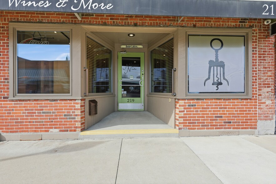 More Photos Of 219 S Sandusky Ave, Bucyrus Storefront Retail Residential For Sale