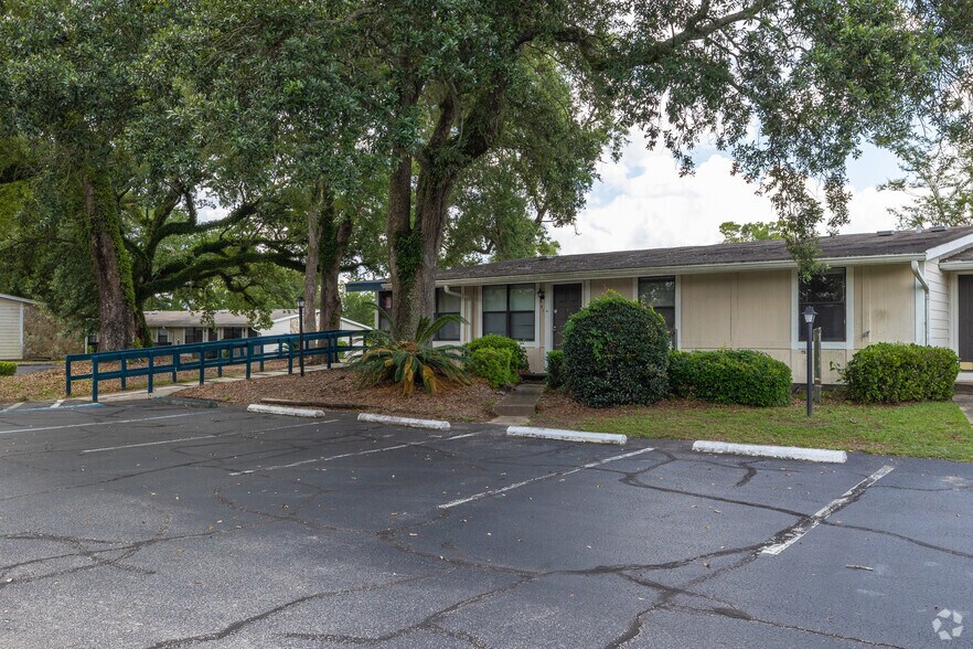 More Photos Of 8619 N Davis Hwy, Pensacola Apartments For Sale