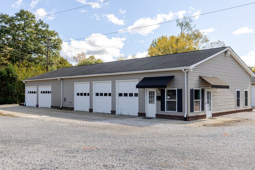 More Photos Of 201 Spratt St, Fort Mill Light Distribution For Lease