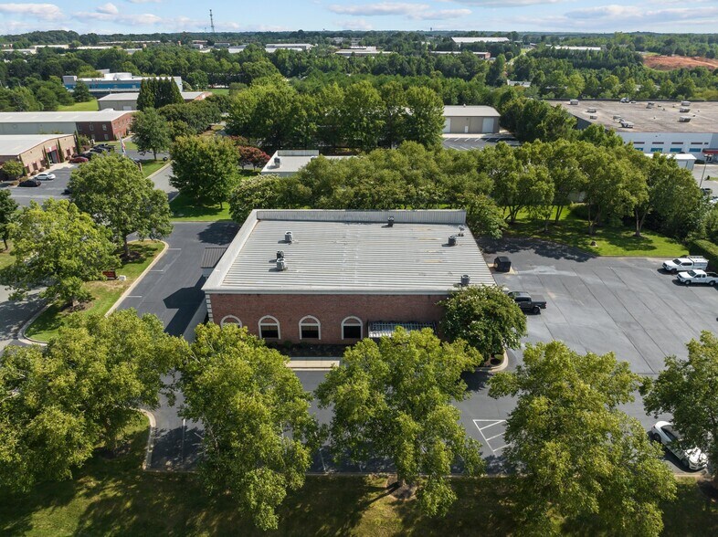 More Photos Of 147 Cedar Pointe Dr, Mooresville Research And Development For Sale