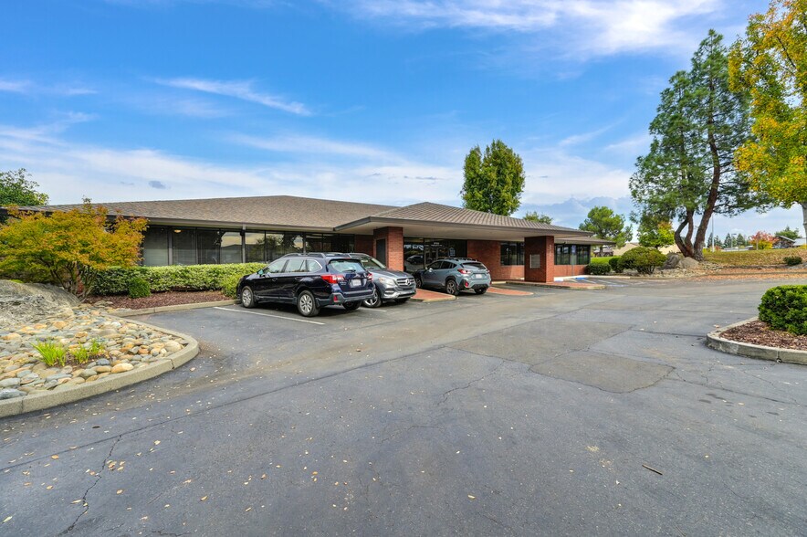 More Photos Of 8700 Auburn Folsom Rd, Granite Bay Office For Lease