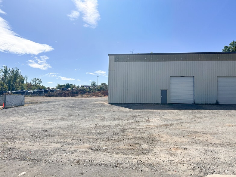 More Photos Of 2520 Eatonton St, Charlotte Warehouse For Lease