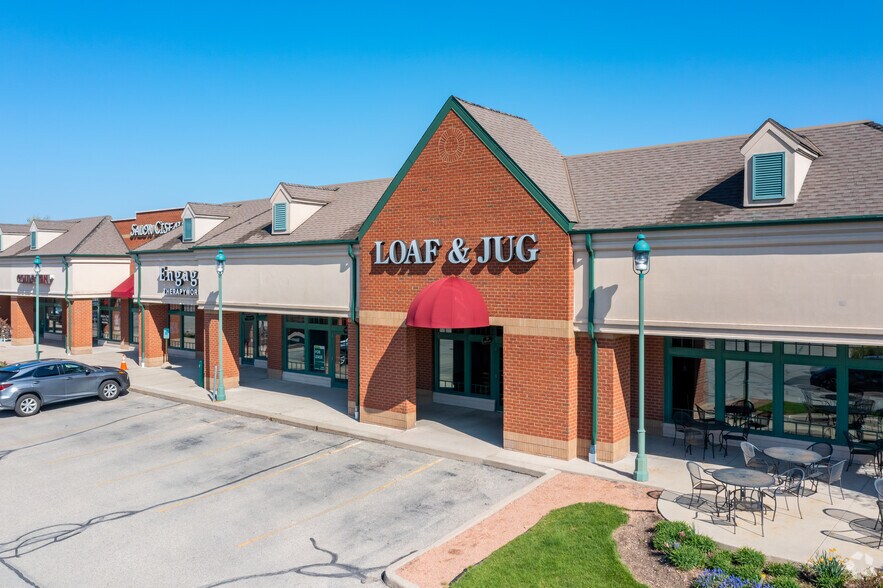 More Photos Of 690 Westfield Way, Pewaukee General Retail For Lease